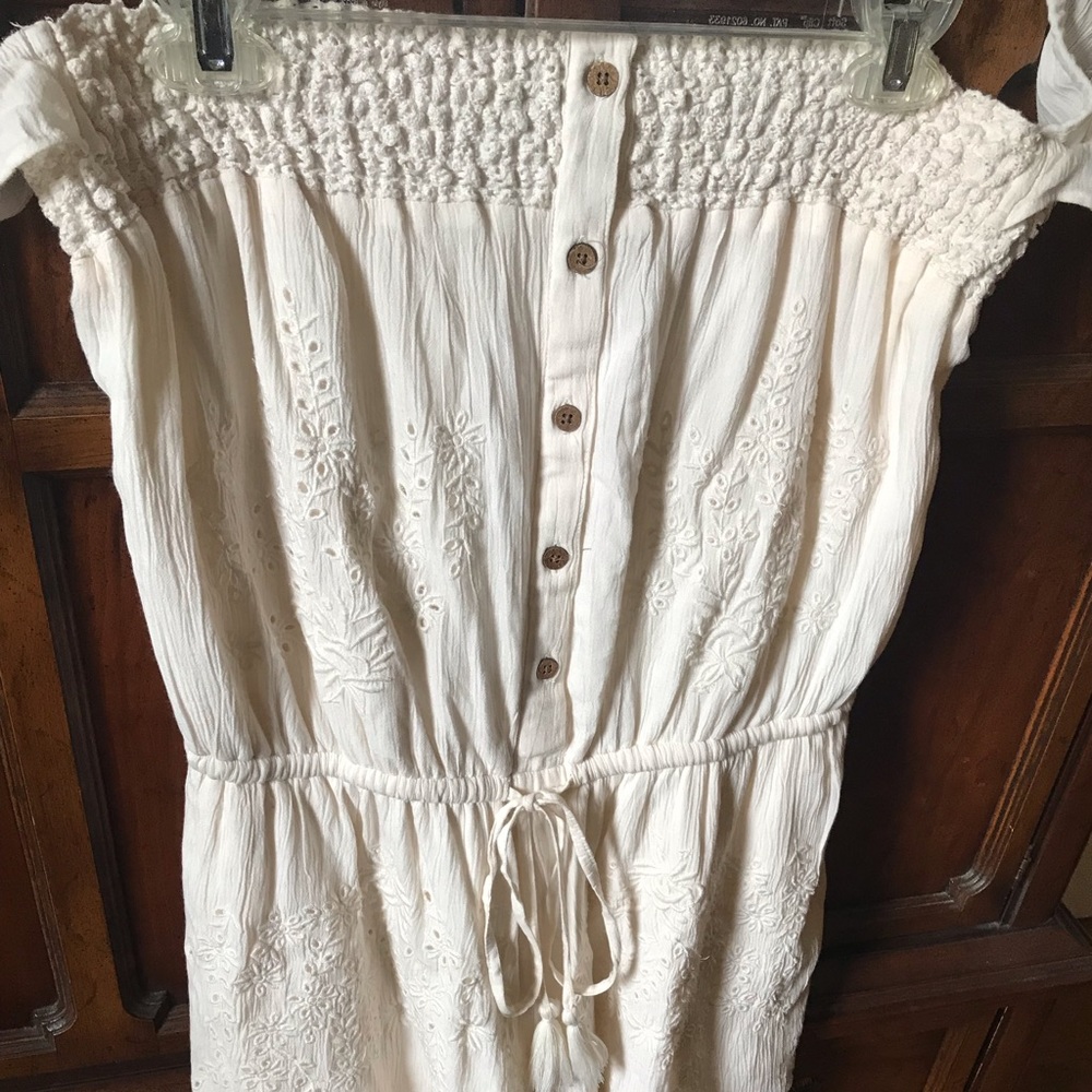 Cream Romper💟 - Picture 5 of 8